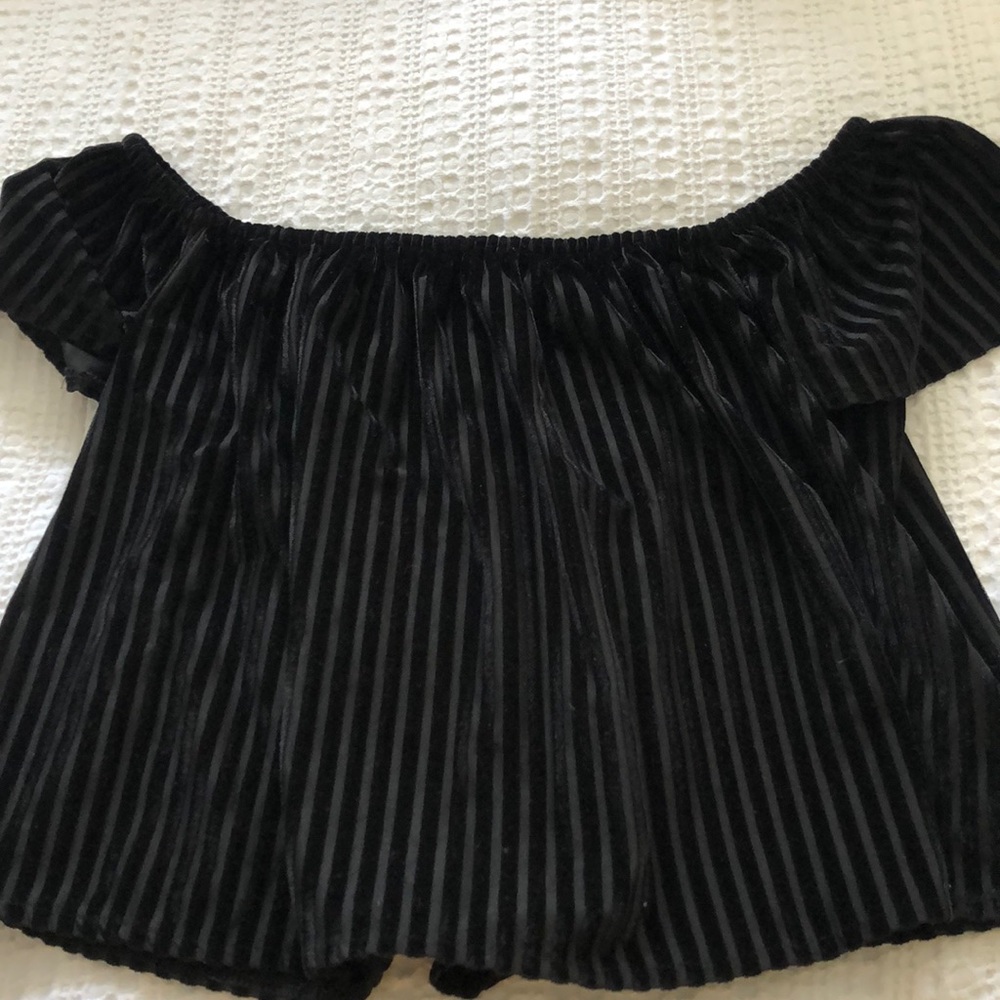 Forever 21 Off-the-shoulder Black/Velvet Top